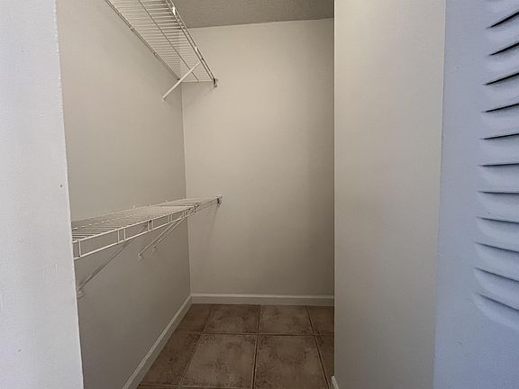 4th image of 4384 NW 9th Ave APT 20-2C