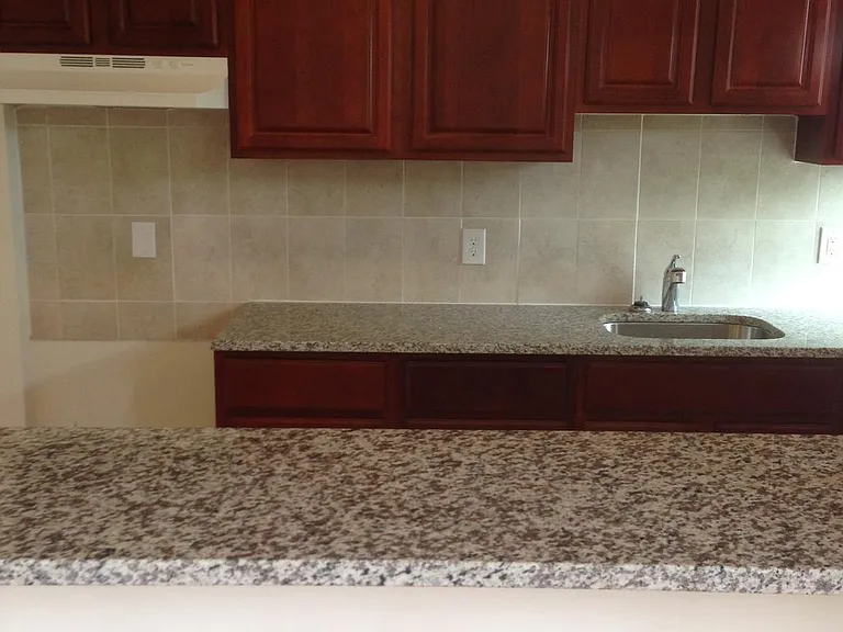 621 Linnard St — Photo 15