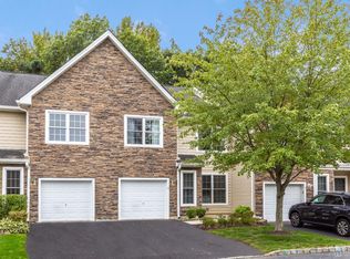 5 Indigo Dr, Old Bridge, NJ 08857