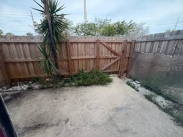 1610 Little River Dr #20 — Photo 15