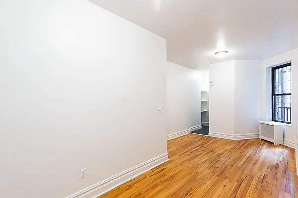 Rented by City Connections Realty | media 6