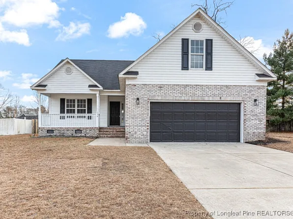 136 Mosswood Dr, Raeford, NC 28376