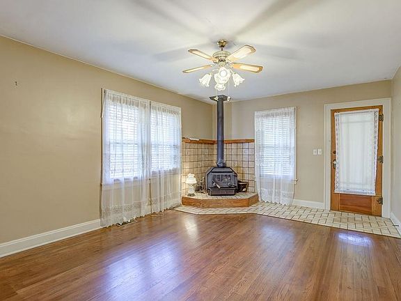 3rd image of 9472 Beech Dr