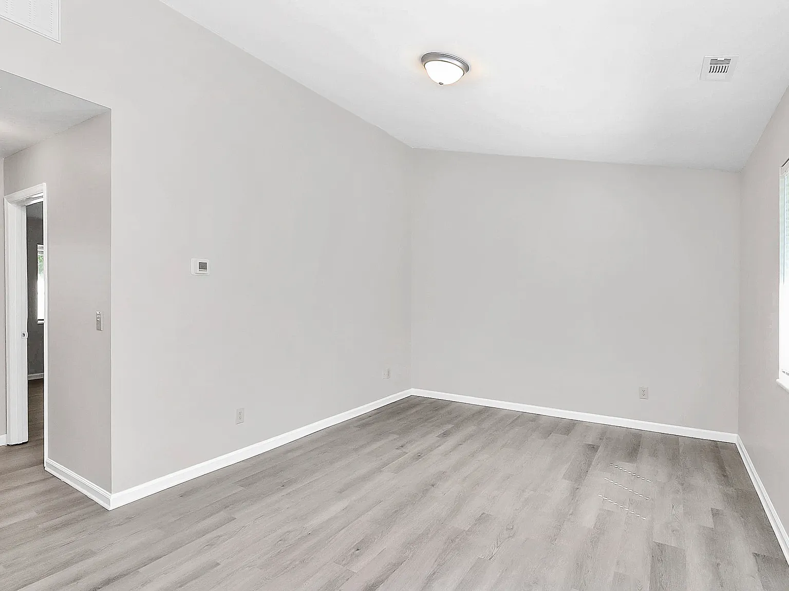 2 bed, 800 sqft, $1,200 — Photo 2