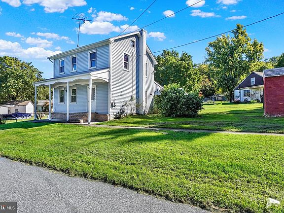 3rd image of 2481 Pleasant View Dr