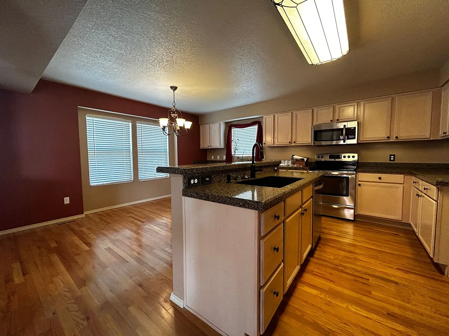 Beautifully Upgraded Home In Indigo Ranch! — Photo 4
