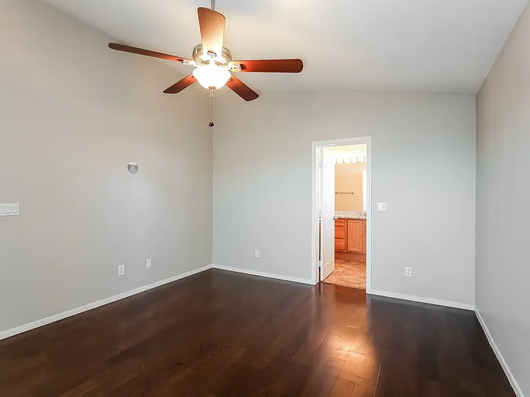5936 Crestmont Dr — Photo 9