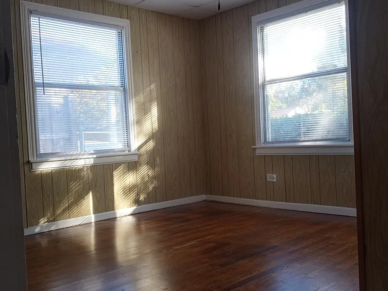 1211 W Bullock St — Photo 2
