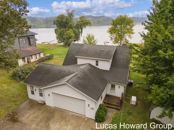 11591 Wabasis Lake Dr NE, Greenville, MI 48838
