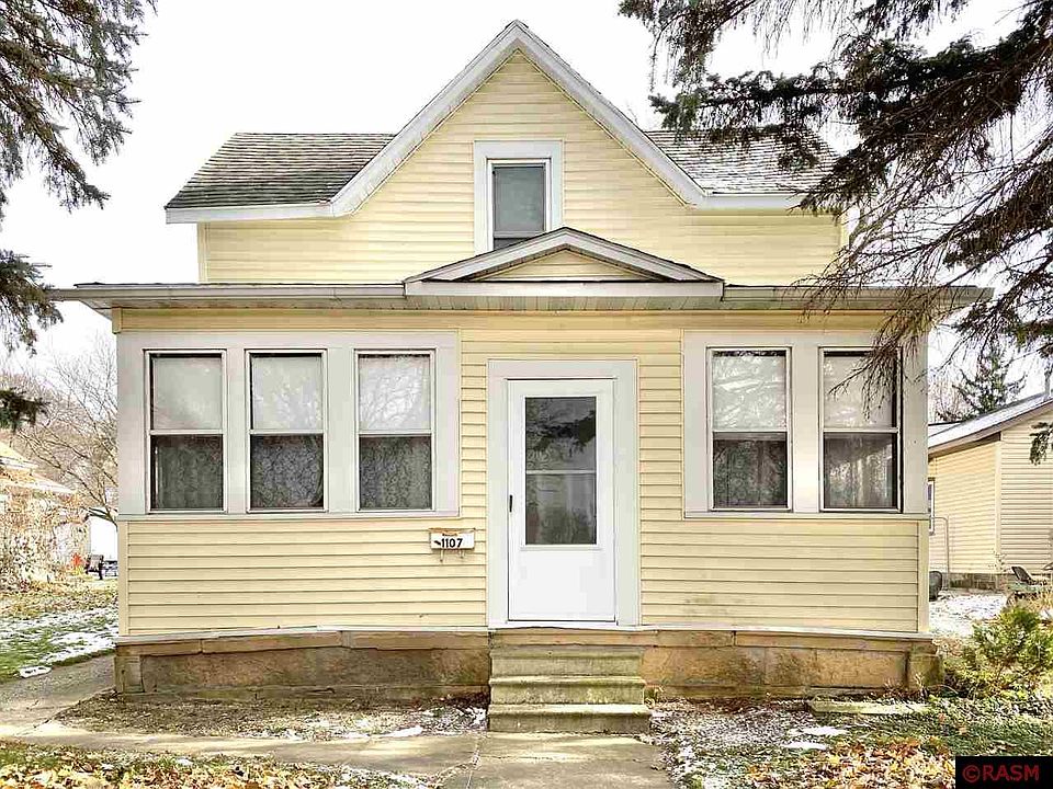 1st image of 1107 N 4th St