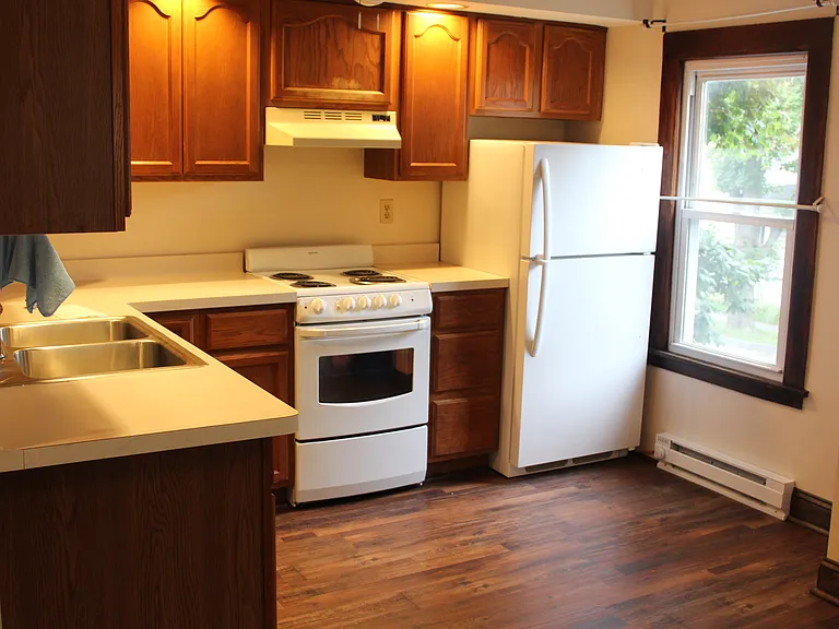 350 Caroline St #3 — Photo 4