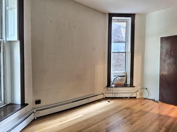 5th image of 2134 N Cleveland Ave APT 1F