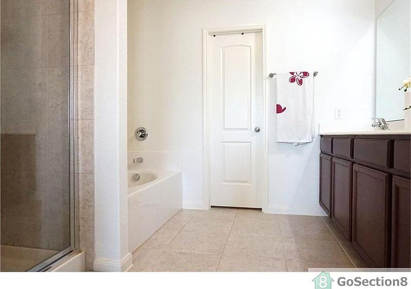 2nd image of 2103 Juniper Dr