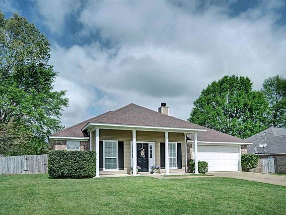 3rd image of 311 Big Oak Dr