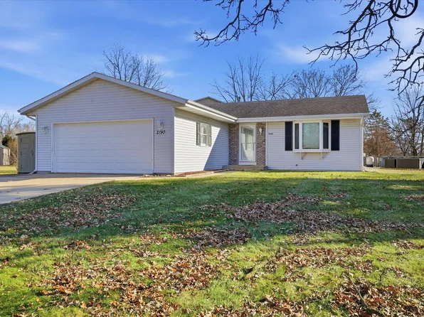2190 North Shore DRIVE, East Troy, WI 53120