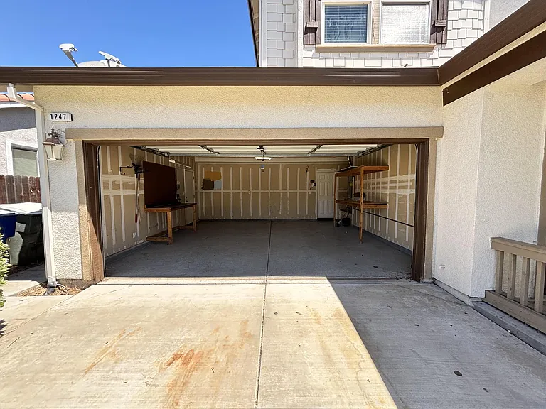 1247 Jewel Flower Dr — Photo 22