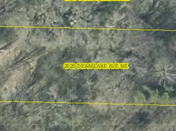 2020 Dean Lake Ave NE, Grand Rapids, MI 49505