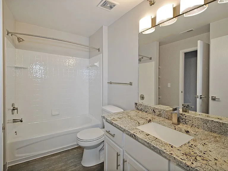 Pendleton Park Apartments — Photo 45