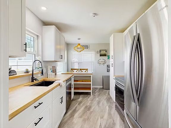 5th image of 1642 Cambridge Dr