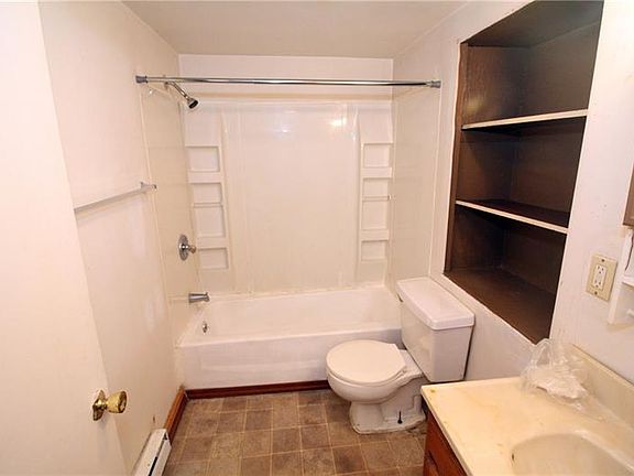 5th image of 234-236 N 5th St
