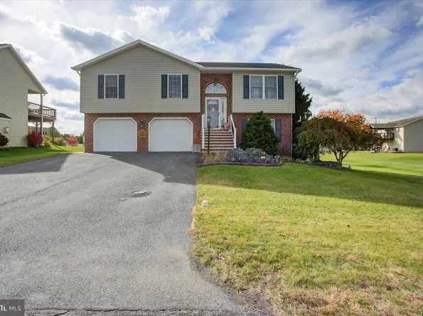 102 Quentin Cir, Shippensburg, PA 17257