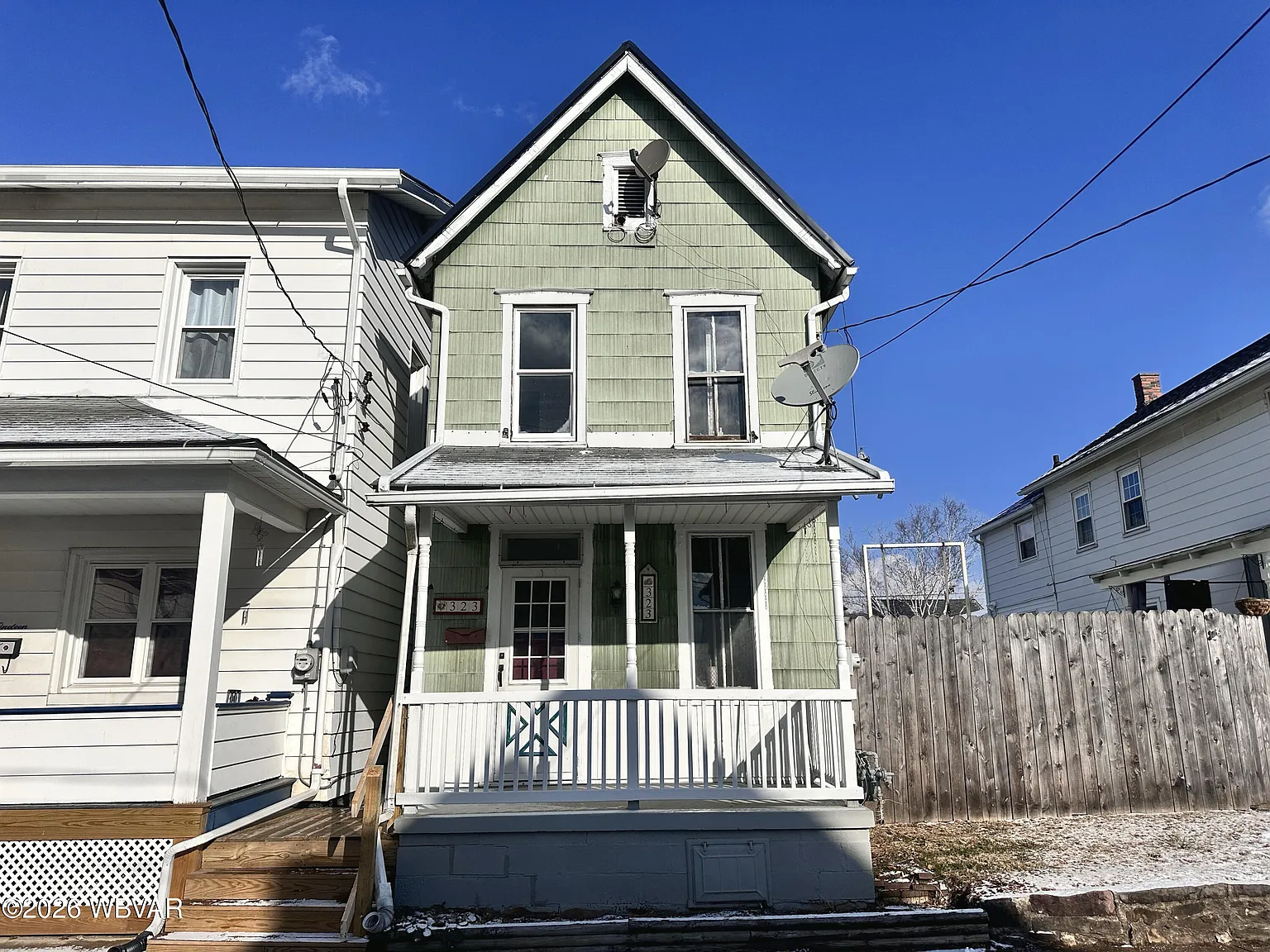323 Adams St photo 1