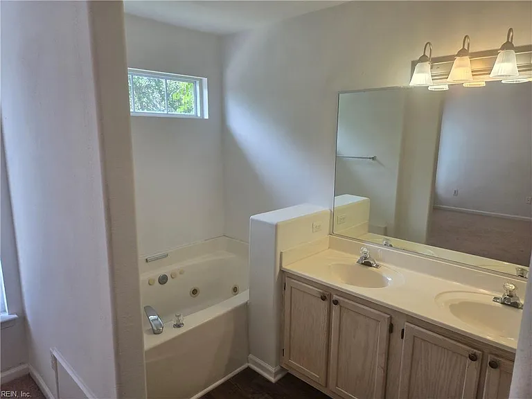2591 Hartley St — Photo 13