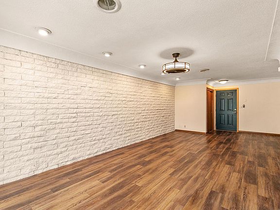 4th image of 4225 Grand Ave APT 9