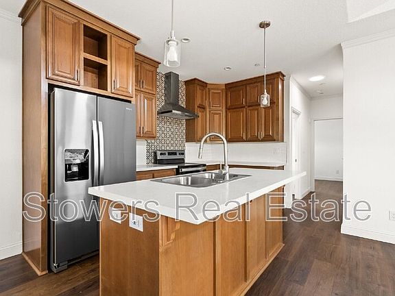 5th image of 144 Larkwood Cir