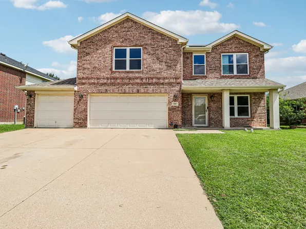 704 Partridge Dr, Saginaw, TX 76131