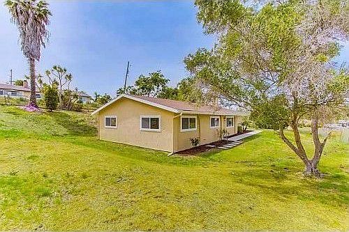 3rd image of 1151 Sunset Dr