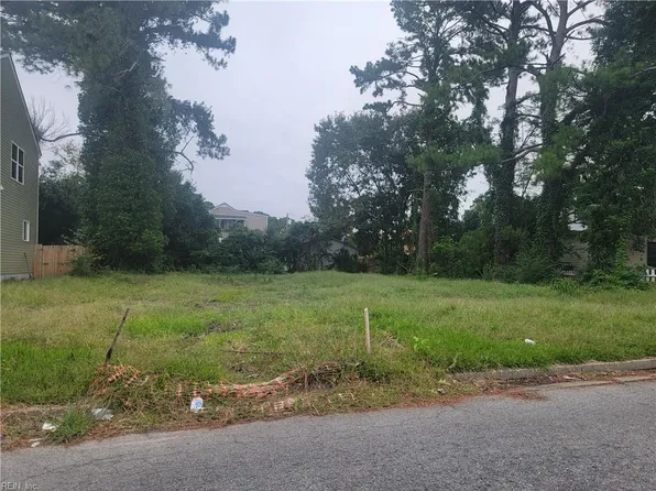 1020 Fayette St, Portsmouth, VA 23704