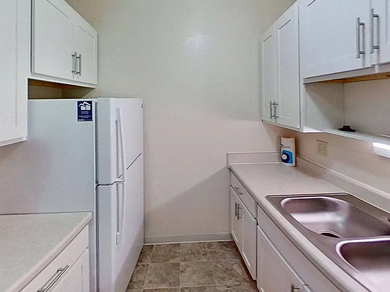 Hickory Village Apartments — Photo 52