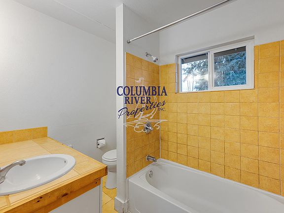 5th image of 807 N 1st Ave APT 3