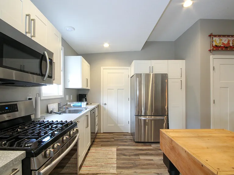 711 Sims Ave #A — Photo 2