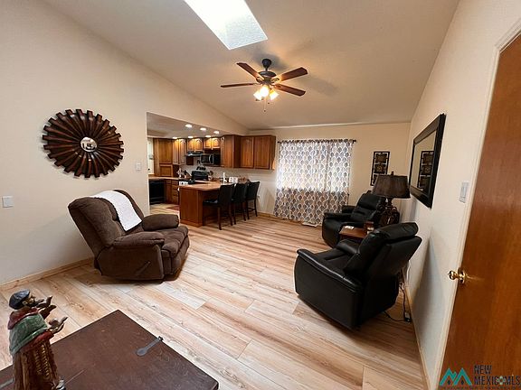 4th image of 209 Lakeshore Dr