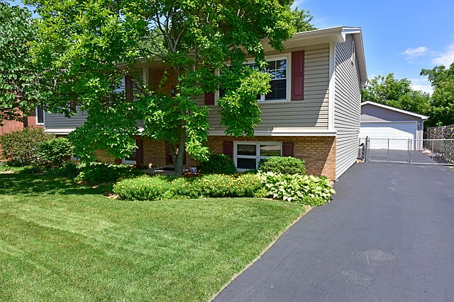 1st image of 913 Alton Ct