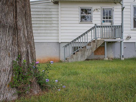 5th image of 212 Clearview Dr
