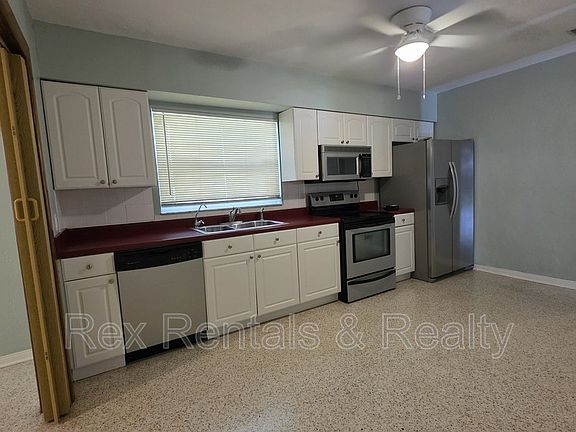 5th image of 3229 30th St N