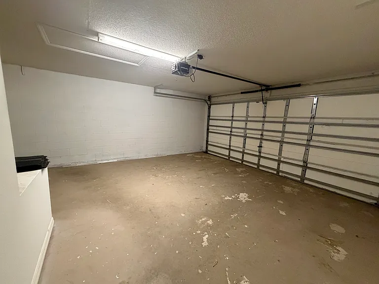 835 Lancaster Ave — Photo 17