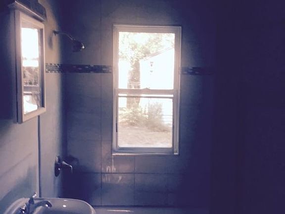 5th image of 625 E Guthrie Ave