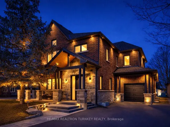 271 Main St N, Uxbridge, ON L9P 1R9