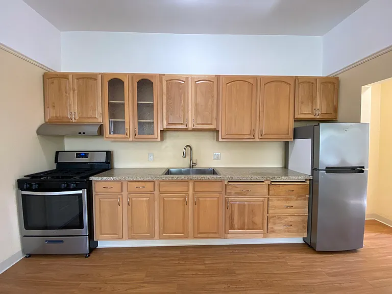 832 Georgia St #B — Photo 11
