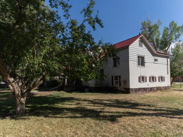 529 Amoretti St, Lander, WY 82520