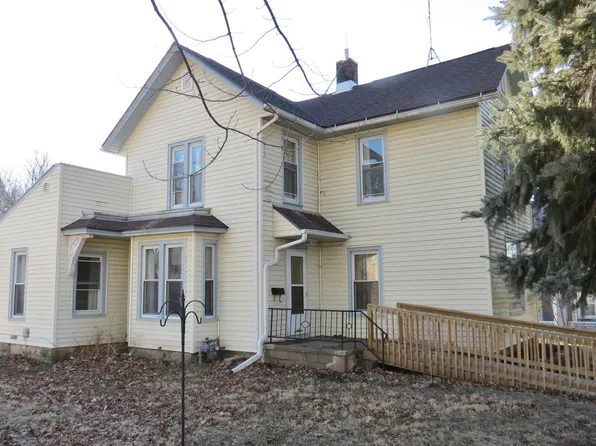 407 W Maple St, Maquoketa, IA 52060