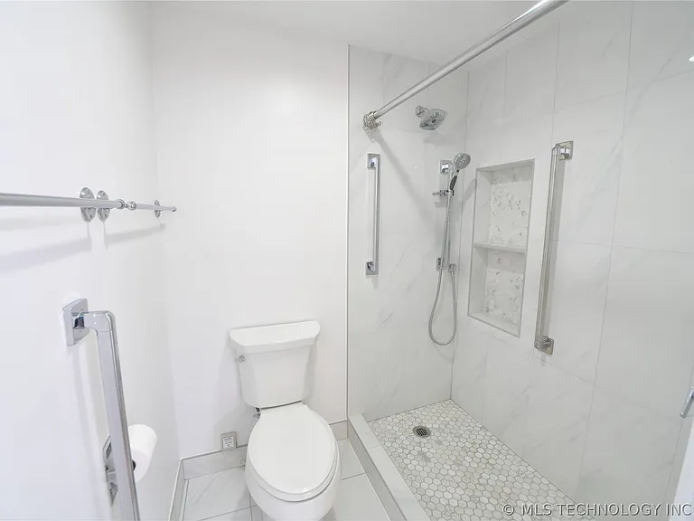2121 S Yorktown Ave #602 — Photo 22