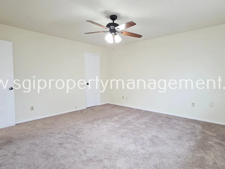 738 Kingswood Ave — Photo 18