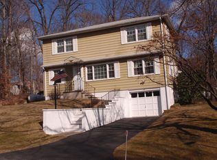 29 Beverly Rd, Stanhope, NJ 07874