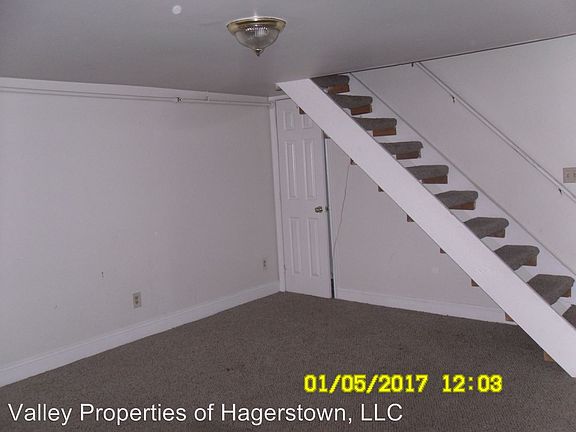 5th image of 632 W Washington St APT 1