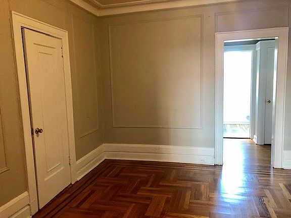 3rd image of 285 Lincoln Ave APT 5